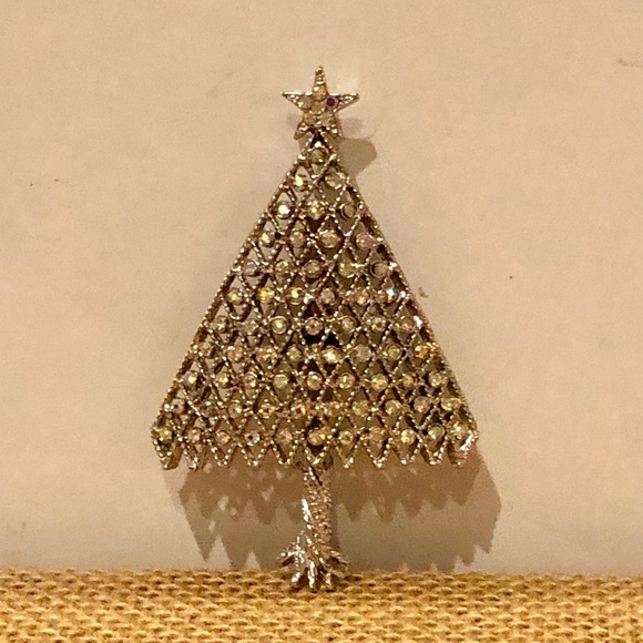 Christmas Tree Rhinestone Brooch- silver tone with clear cut crystals - Picture 4 of 12